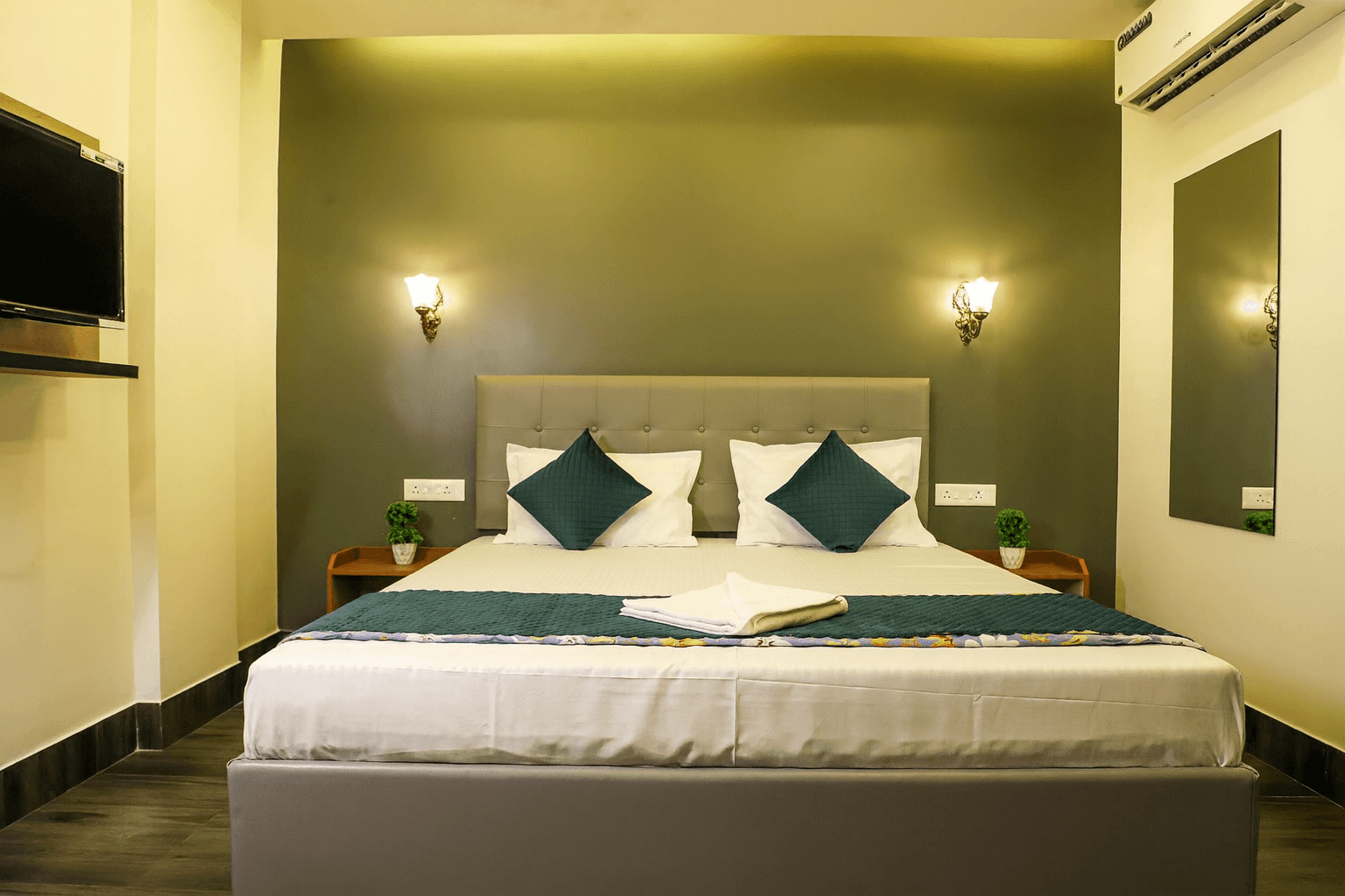 Super Jumbo Rooms - View 2